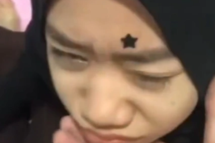 Video Sok Imut Viral Media Sosial X dan TikTok, Cewek Berkerudung yang Bikin Warganet Bingung