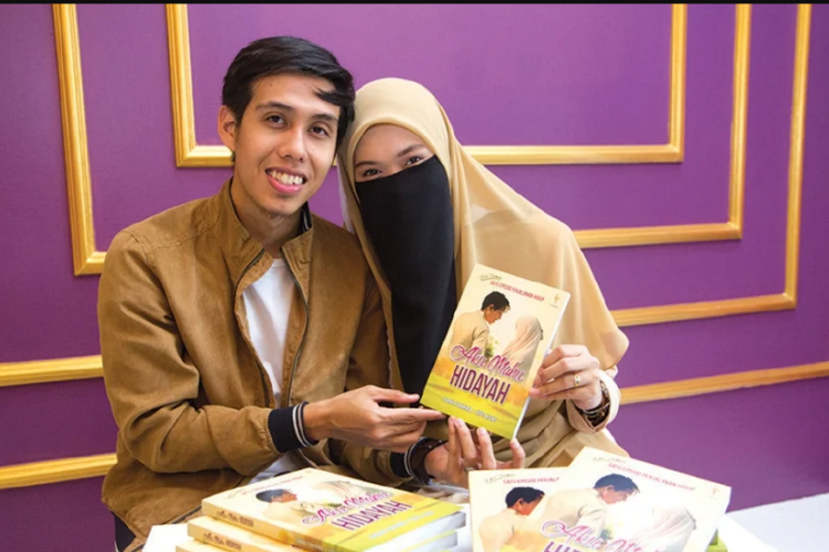 Siapa Farah Fakhira? Wanita Hebat yang Kisah Hidup Penuh Ujian Viral di Media Sosial!