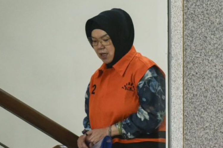 KPK Kembali Geledah Kediaman Milik Bupati Sukoharjo Etik Suryani, Temukan Emas Seberat 2,5kg