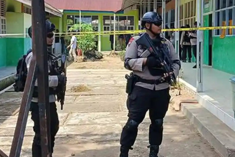 Heboh! Ledakan Bom Rakitan di MAN 3 Padang Gegerkan Sekolahan, Polisi Amankan Seorang Siswa Terduga Pelaku