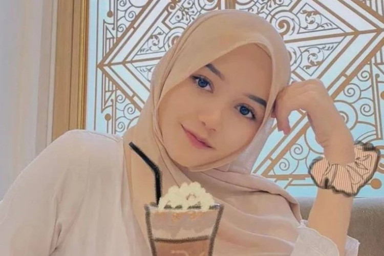 Profil dan Biodata Cerint Iralloza Tasya, Caleg DPD RI Peraih Suara Terbanyak PSU Sumbar 2024 : Lengkap Umur, Agama, Hingga Instagram