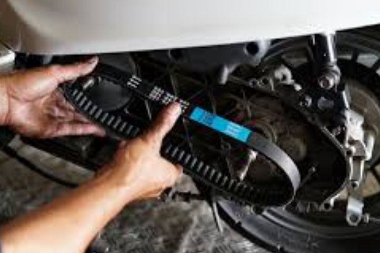 Update! Waspada Karet V-Belt Skutik Yang Mulai Retak, Harus Segera Diganti, Begini Caranya Biar Awet!