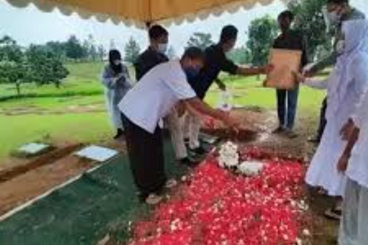 Sambutan Meninggal Dunia, Begini Cara Beri Penghormatan Dari Orang yang Masih Hidup